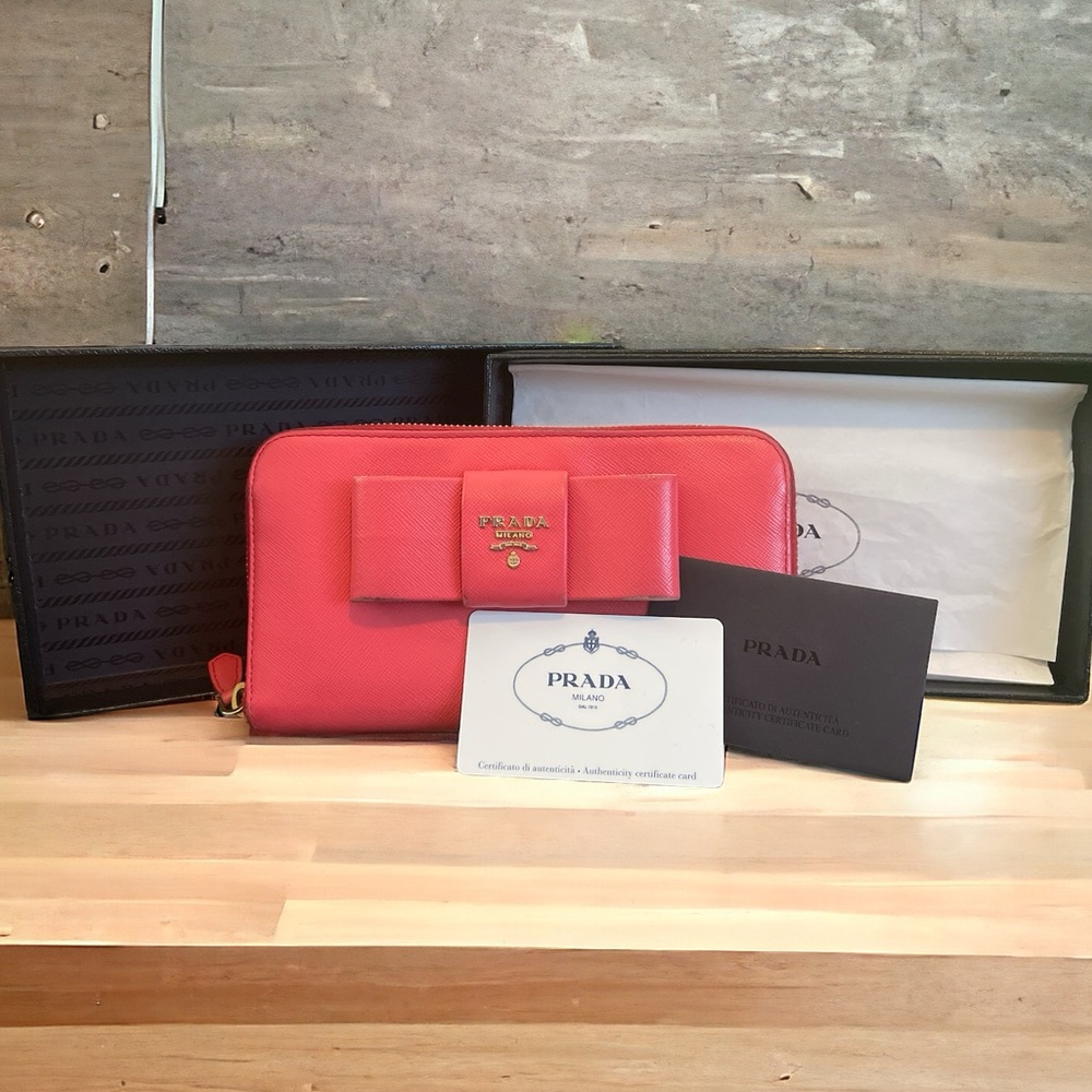 COA🍓PRADA🍓Strawberry🍓Saffiano Leather Bow Continental Wallet - Picture 6 of 8